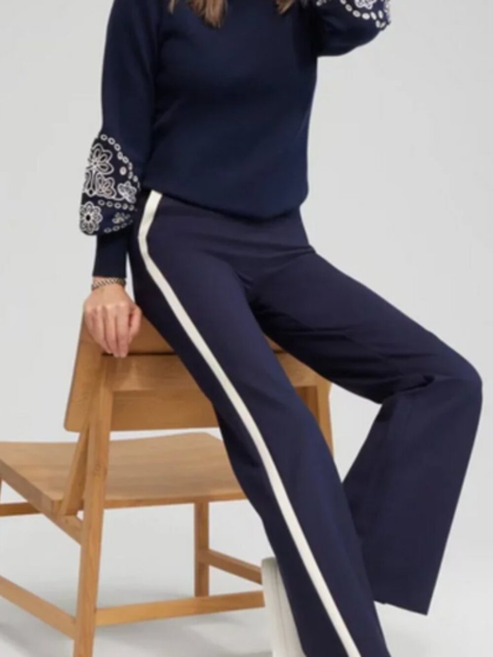 Chicos Navy Ponte Side Stripe Flare Pants size 2.5P NWOTS